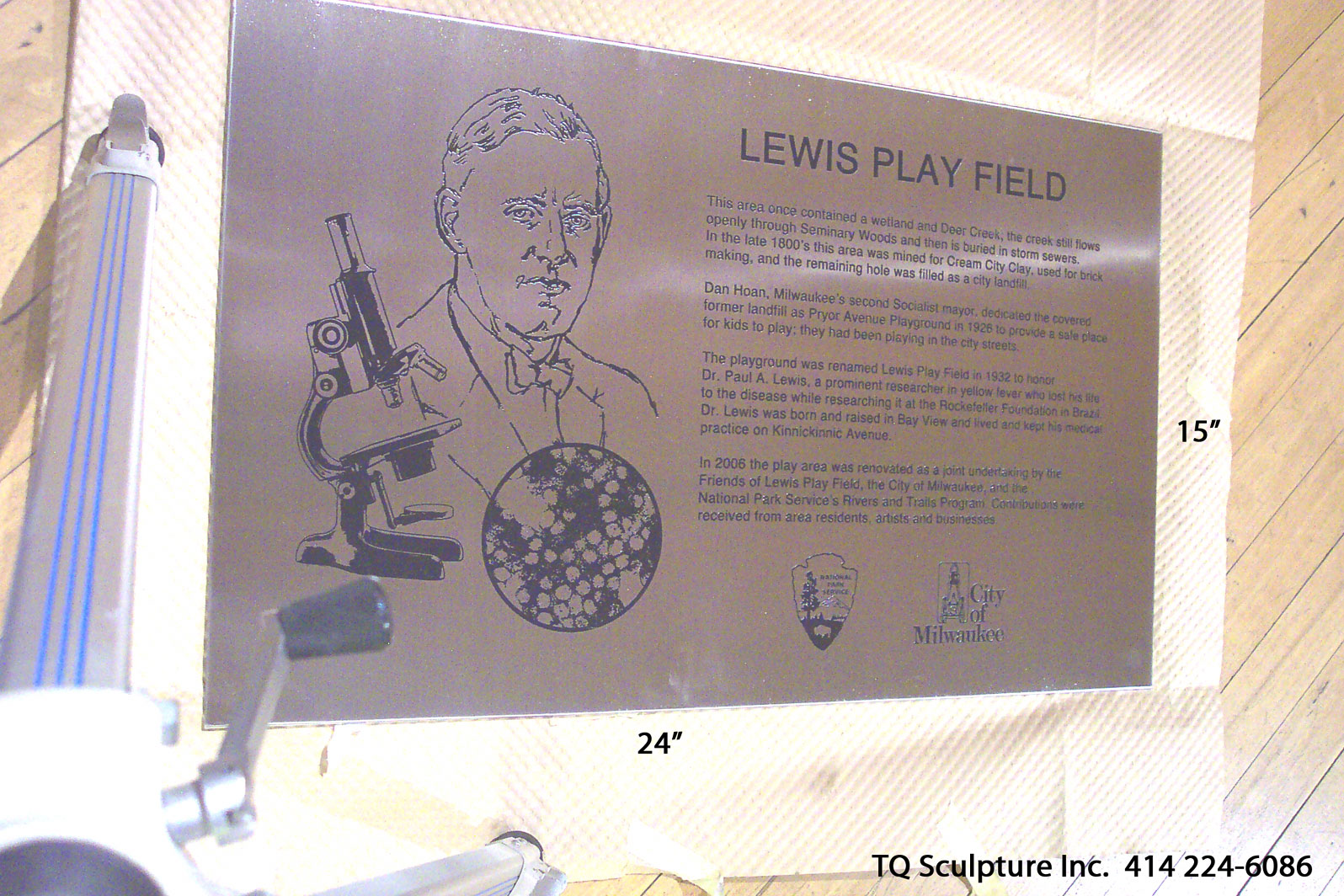 Lewis-Plaque
